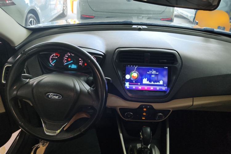 Used Ford Escort 2015 1.5L Automatic Comfort Edition Center Console