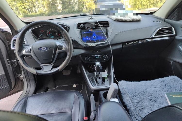 Used Ford Escort 2015 1.5L Automatic Fashion Model Center Console