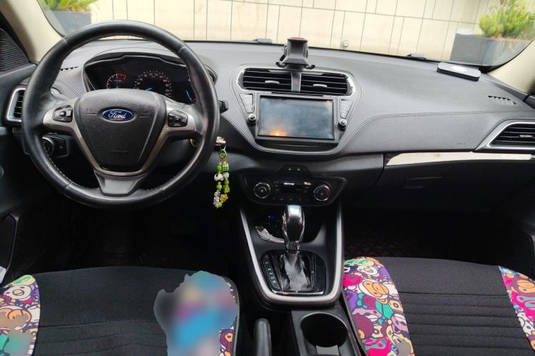 Used Ford Escort 2015 1.5L Automatic Fashion Model Center Console