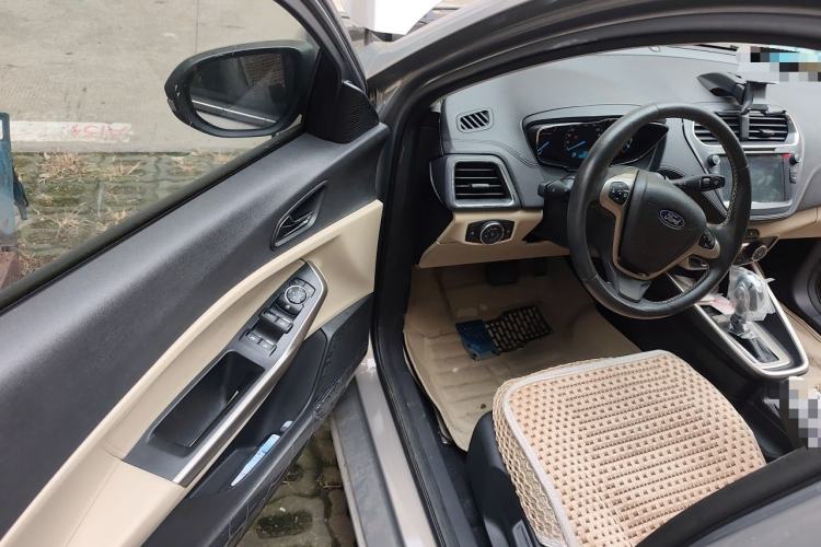 Used Ford Escort 2015 1.5L Automatic Fashion Model Driver Seat