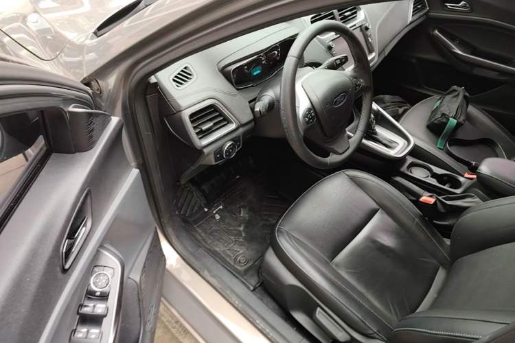 Used Ford Escort 2015 1.5L Automatic Fashion Model Driver Seat