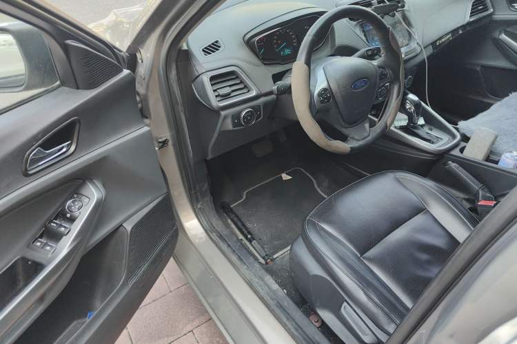 Used Ford Escort 2015 1.5L Automatic Fashion Model Driver Seat
