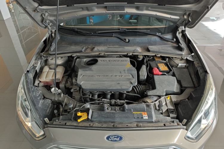 Used Ford Escort 2015 1.5L Automatic Fashion Model Engine Bay