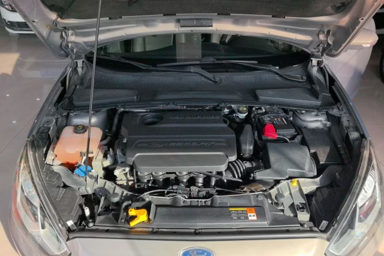 Used Ford Escort 2015 1.5L Automatic Fashion Model Engine Bay