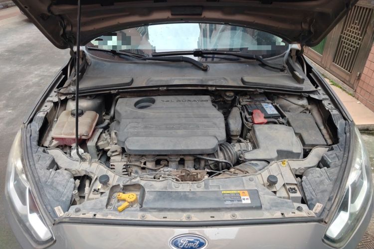 Used Ford Escort 2015 1.5L Automatic Fashion Model Engine Bay