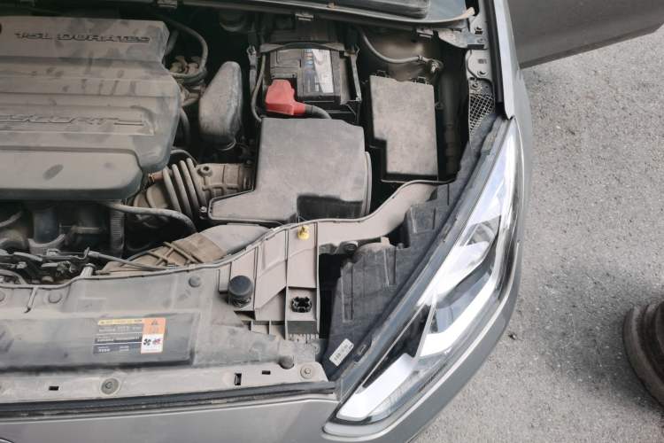 Used Ford Escort 2015 1.5L Automatic Fashion Model Engine Bay Left