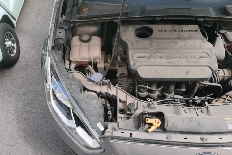 Used Ford Escort 2015 1.5L Automatic Fashion Model Engine Bay Right