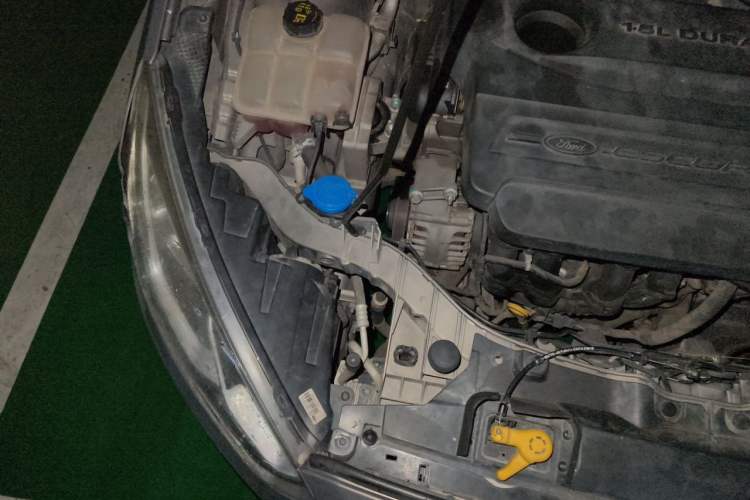 Used Ford Escort 2015 1.5L Automatic Comfort Edition Engine Bay Right