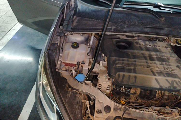 Used Ford Escort 2015 1.5L Manual Comfort Model Engine Bay Right