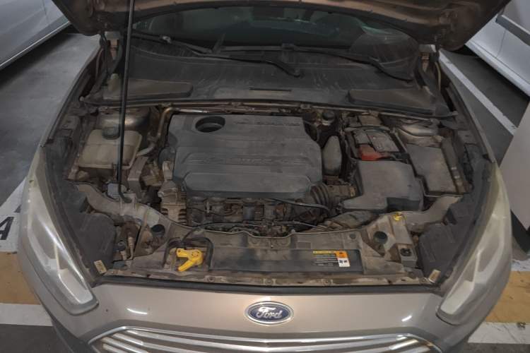 Used Ford Escort 2015 1.5L Automatic Comfort Edition Engine Bay