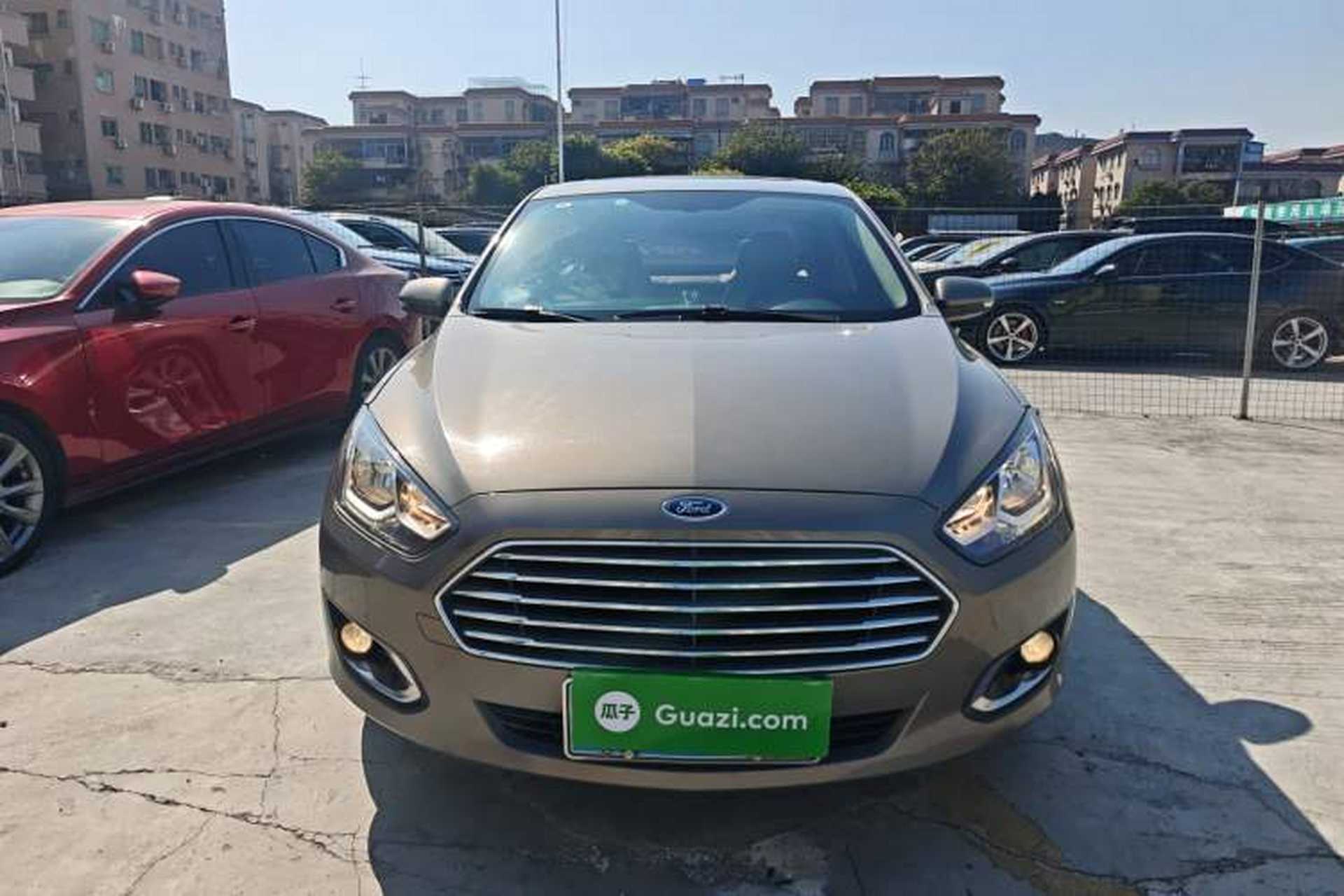 Used Ford Escort 2015 1.5L Automatic Fashion Model Exterior 1