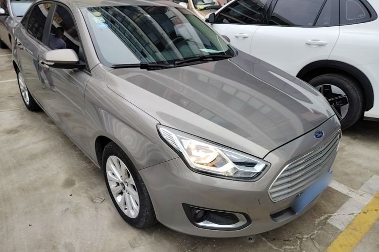 Used Ford Escort 2015 1.5L Automatic Fashion Model Exterior 1