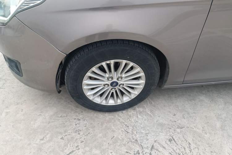 Used Ford Escort 2015 1.5L Manual Comfort Model Exterior 4
