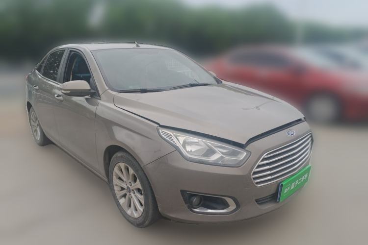 Used Ford Escort 2015 1.5L Automatic Fashion Model Front Right 45 Deg