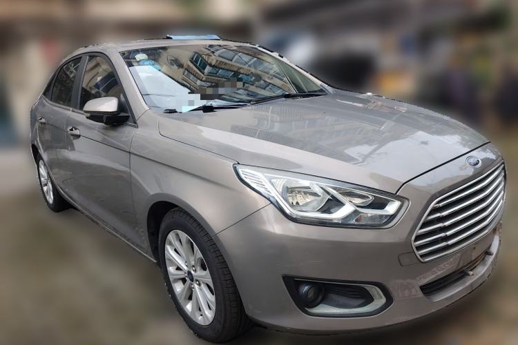 Used Ford Escort 2015 1.5L Automatic Fashion Model Front Right 45 Deg