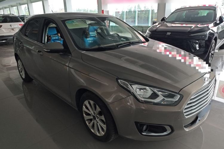Used Ford Escort 2015 1.5L Automatic Fashion Model Front Right 45 Deg