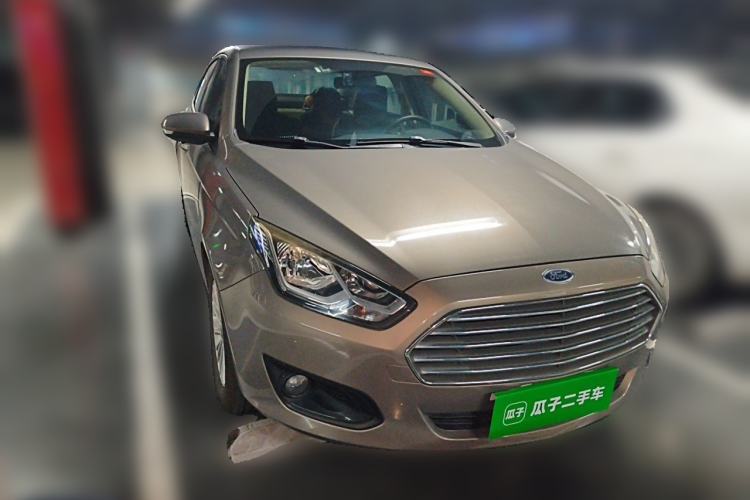 Used Ford Escort 2015 1.5L Manual Comfort Model Front Right 45 Deg