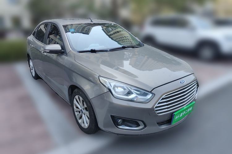 Used Ford Escort 2015 1.5L Automatic Fashion Model Front Right 45 Deg
