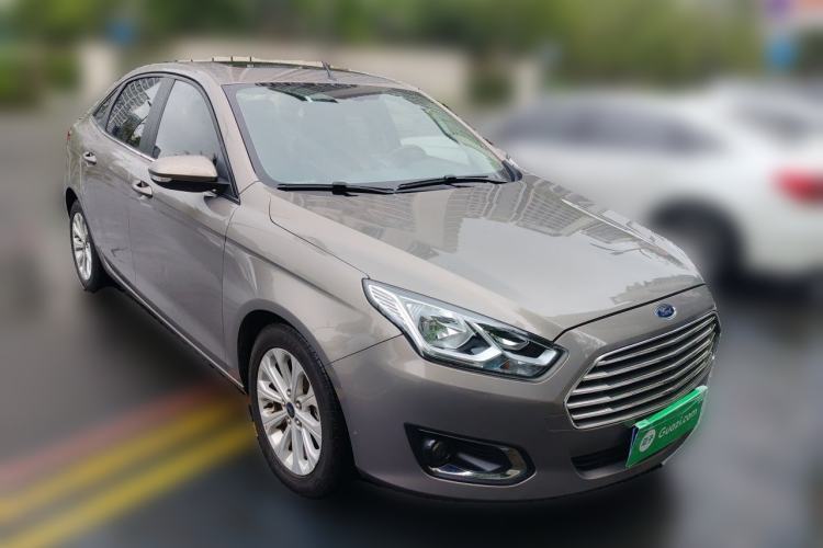 Used Ford Escort 2015 1.5L Automatic Fashion Model Front Right 45 Deg