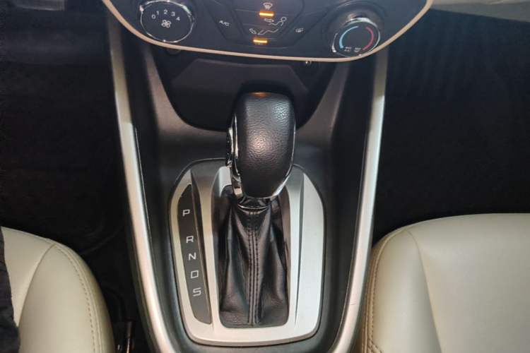 Used Ford Escort 2015 1.5L Automatic Comfort Edition Gear Lever