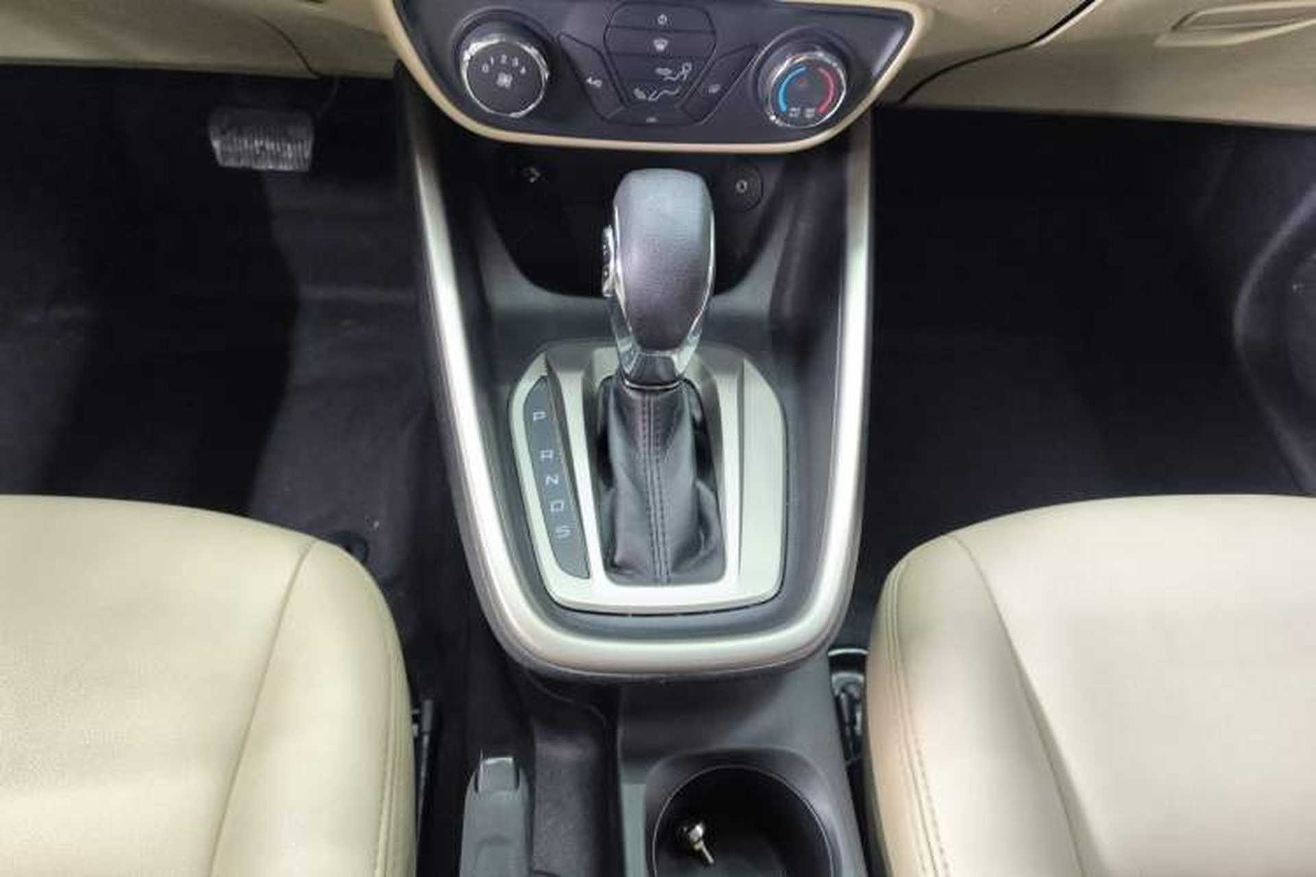 Used Ford Escort 2015 1.5L Automatic Comfort Edition Gear Lever