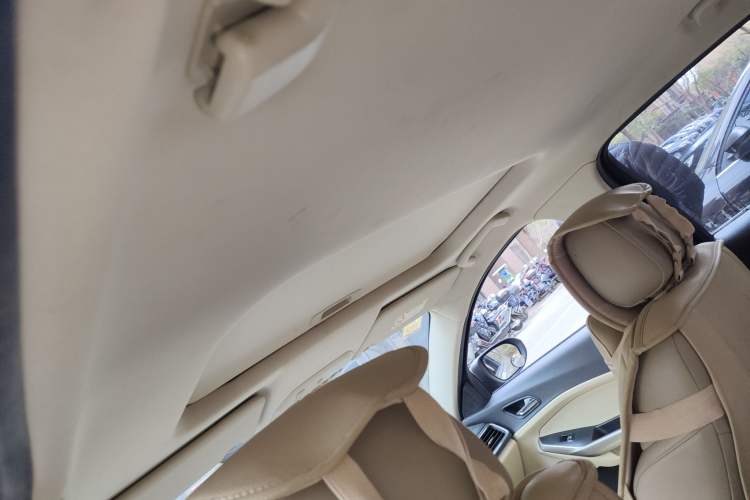 Used Ford Escort 2015 1.5L Manual Fashion Edition Headliner