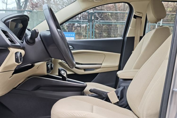 Used Ford Escort 2015 1.5L Automatic Comfort Edition Interior 5