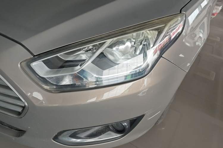 Used Ford Escort 2015 1.5L Automatic Fashion Model Left Front Headlight