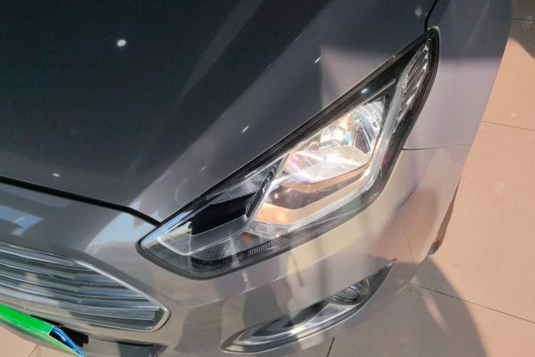 Used Ford Escort 2015 1.5L Automatic Fashion Model Left Front Headlight