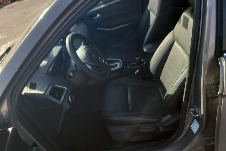 Used Ford Escort 2015 1.5L Automatic Fashion Model Left Front Seat