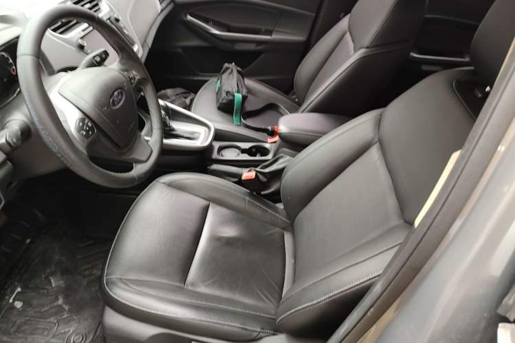 Used Ford Escort 2015 1.5L Automatic Fashion Model Left Front Seat