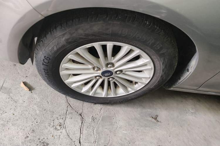 Used Ford Escort 2015 1.5L Automatic Comfort Edition Left Front Wheel Hub