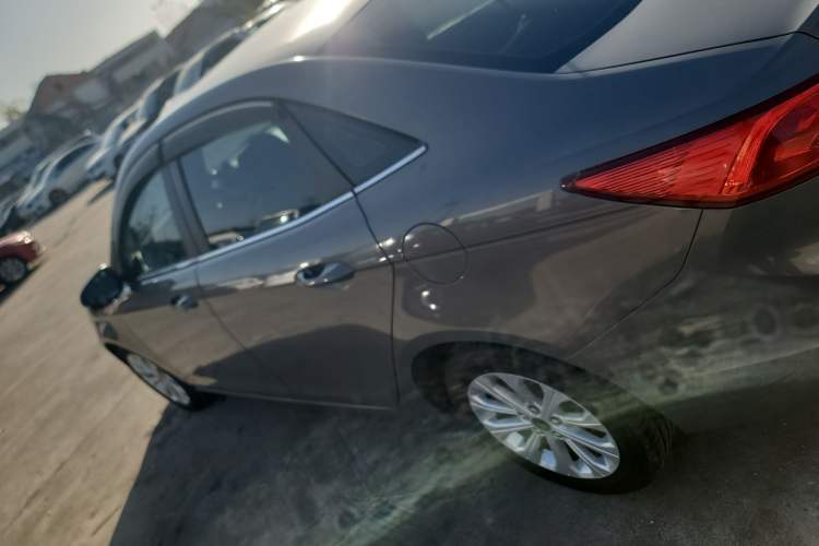 Used Ford Escort 2015 1.5L Automatic Fashion Model Left Side