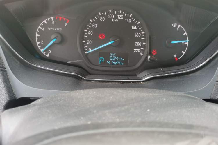 Used Ford Escort 2015 1.5L Automatic Fashion Model Odometer Close Up