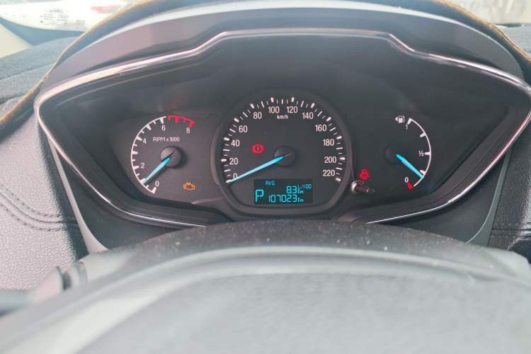Used Ford Escort 2015 1.5L Automatic Fashion Model Odometer Close Up
