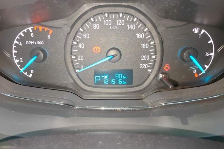 Used Ford Escort 2015 1.5L Automatic Fashion Model Odometer Close Up