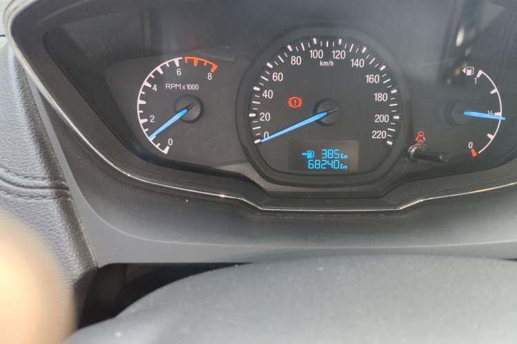 Used Ford Escort 2015 1.5L Manual Fashion Edition Odometer Close Up