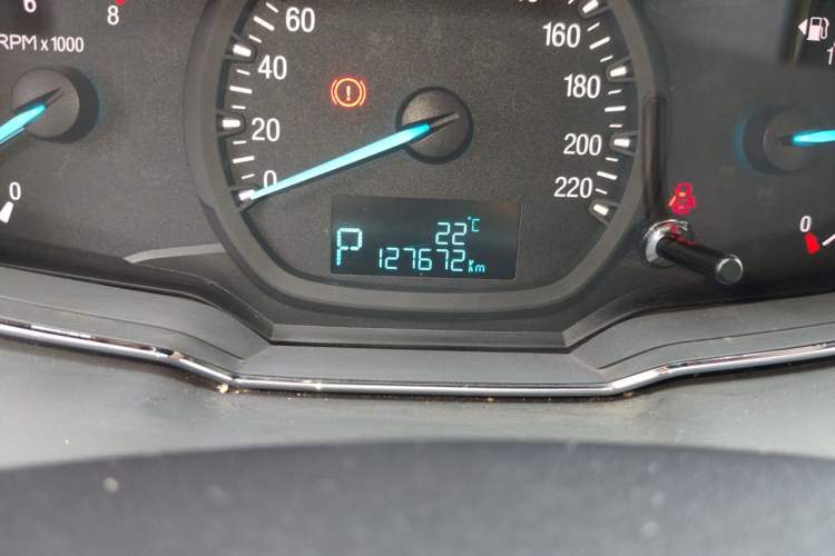 Used Ford Escort 2015 1.5L Automatic Fashion Model Odometer Close Up