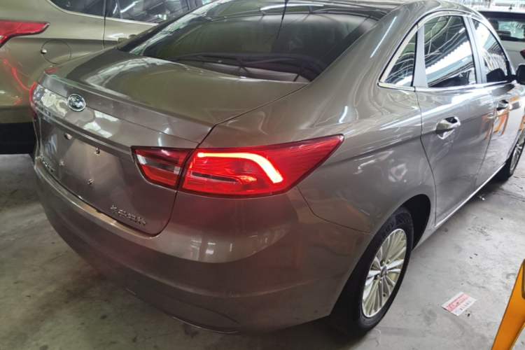 Used Ford Escort 2015 1.5L Automatic Comfort Edition Rear Right 45 Deg