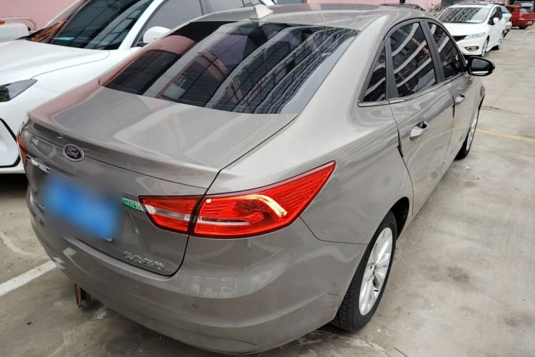Used Ford Escort 2015 1.5L Automatic Fashion Model Rear Right 45 Deg