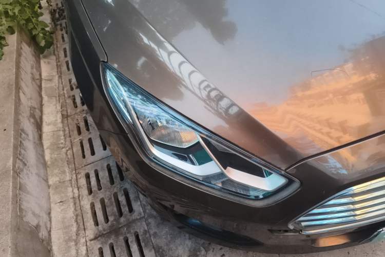 Used Ford Escort 2015 1.5L Manual Comfort Model Right Front Headlight