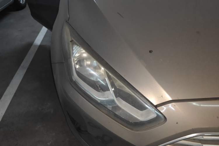 Used Ford Escort 2015 1.5L Automatic Comfort Edition Right Front Headlight