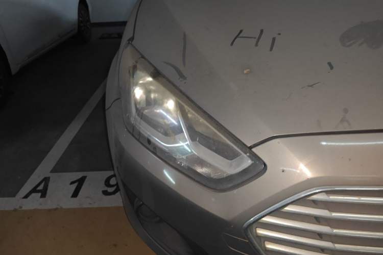 Used Ford Escort 2015 1.5L Automatic Comfort Edition Right Front Headlight