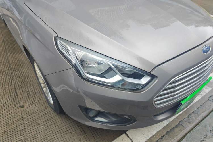 Used Ford Escort 2015 1.5L Automatic Comfort Edition Right Front Headlight