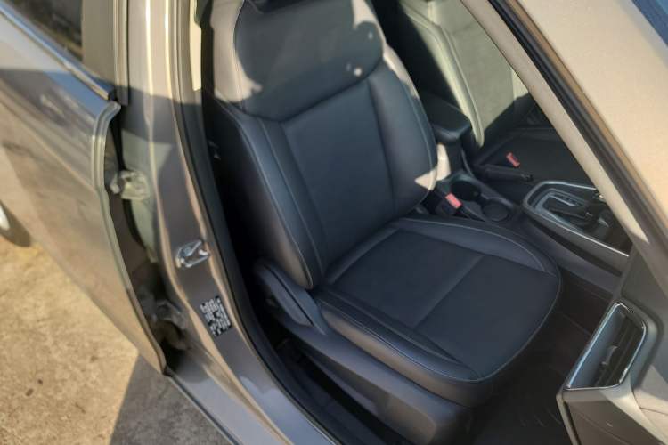 Used Ford Escort 2015 1.5L Automatic Fashion Model Right Front Seat