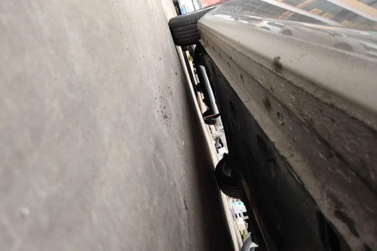Used Ford Escort 2015 1.5L Automatic Fashion Model Right Side Sill