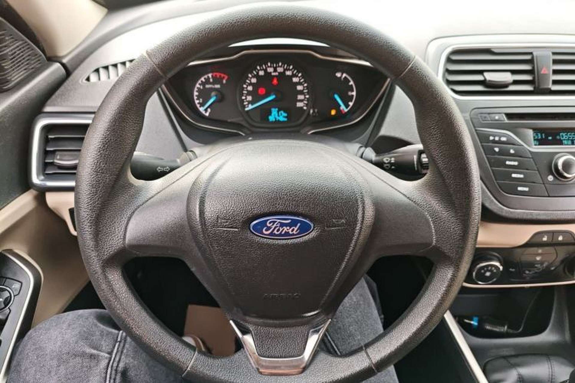 Used Ford Escort 2015 1.5L Manual Comfort Model Steering Wheel