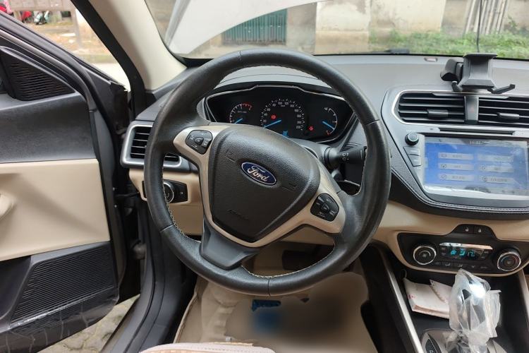 Used Ford Escort 2015 1.5L Automatic Fashion Model Steering Wheel