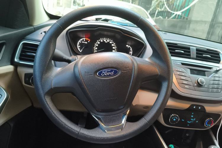 Used Ford Escort 2015 1.5L Manual Comfort Model Steering Wheel