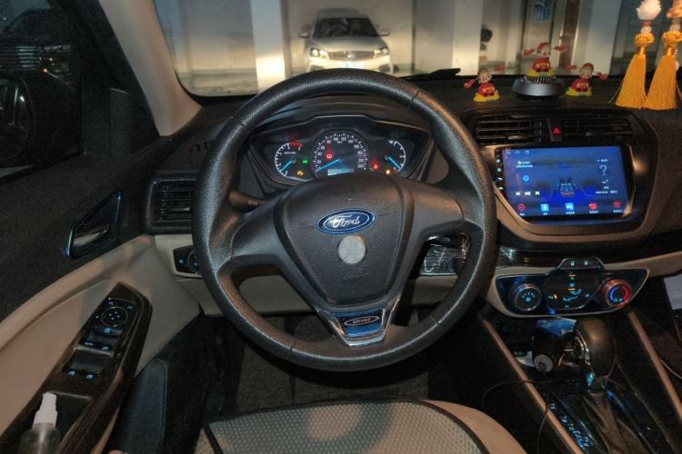 Used Ford Escort 2015 1.5L Automatic Comfort Edition Steering Wheel
